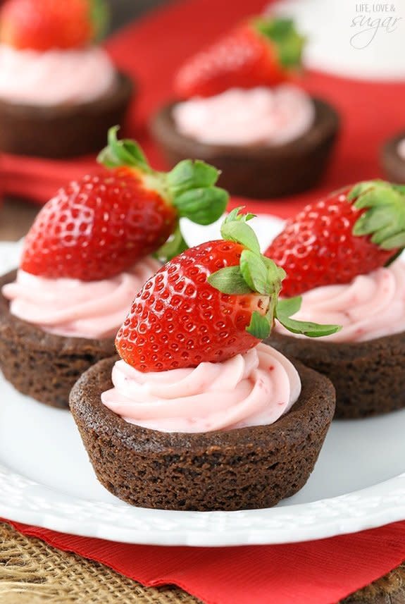 <strong>Get the <a href="http://www.lifeloveandsugar.com/2016/01/20/strawberry-cheesecake-chocolate-cookie-cups/" target="_blank">Strawberry Cheesecake Chocolate Cookie Cups recipe</a> from Life Love And Sugar</strong>