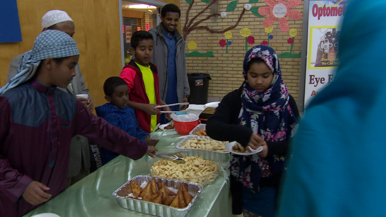 Saskatoon's Islamic community opens mosque to public