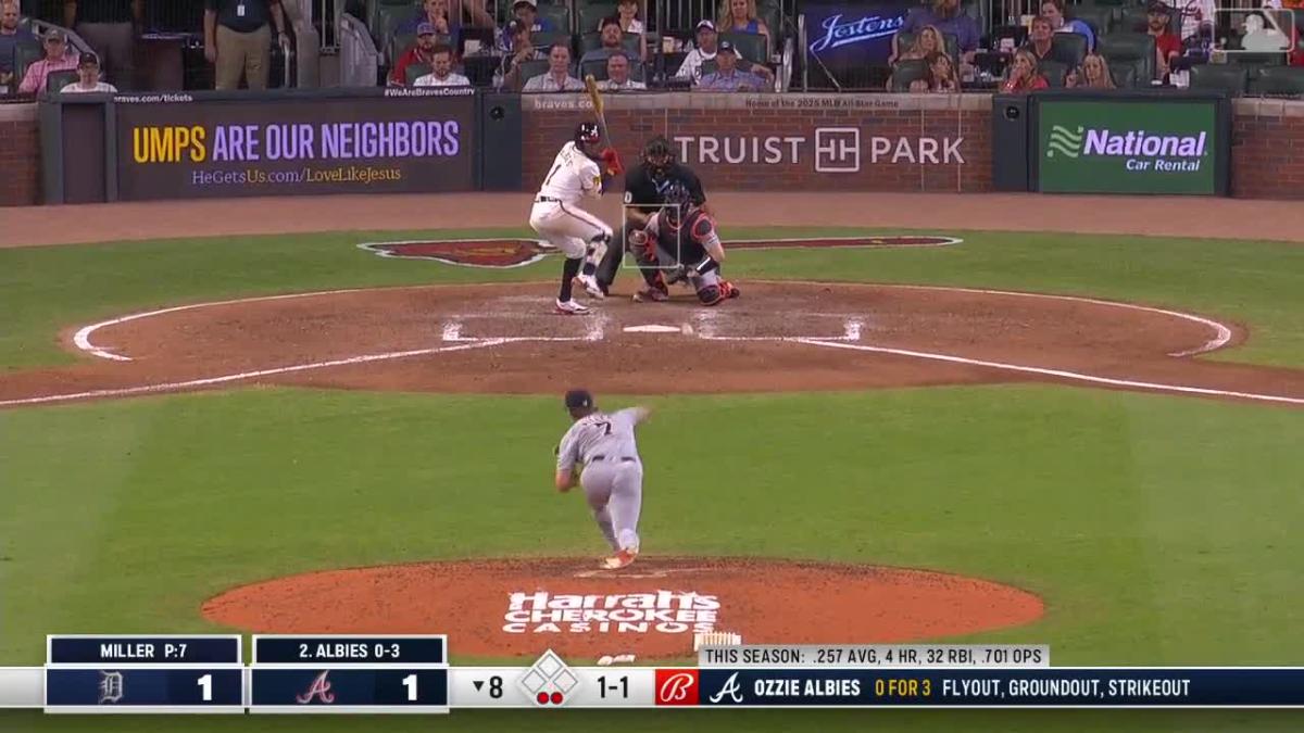 Ozzie Albies hits a solo home run to take the lead