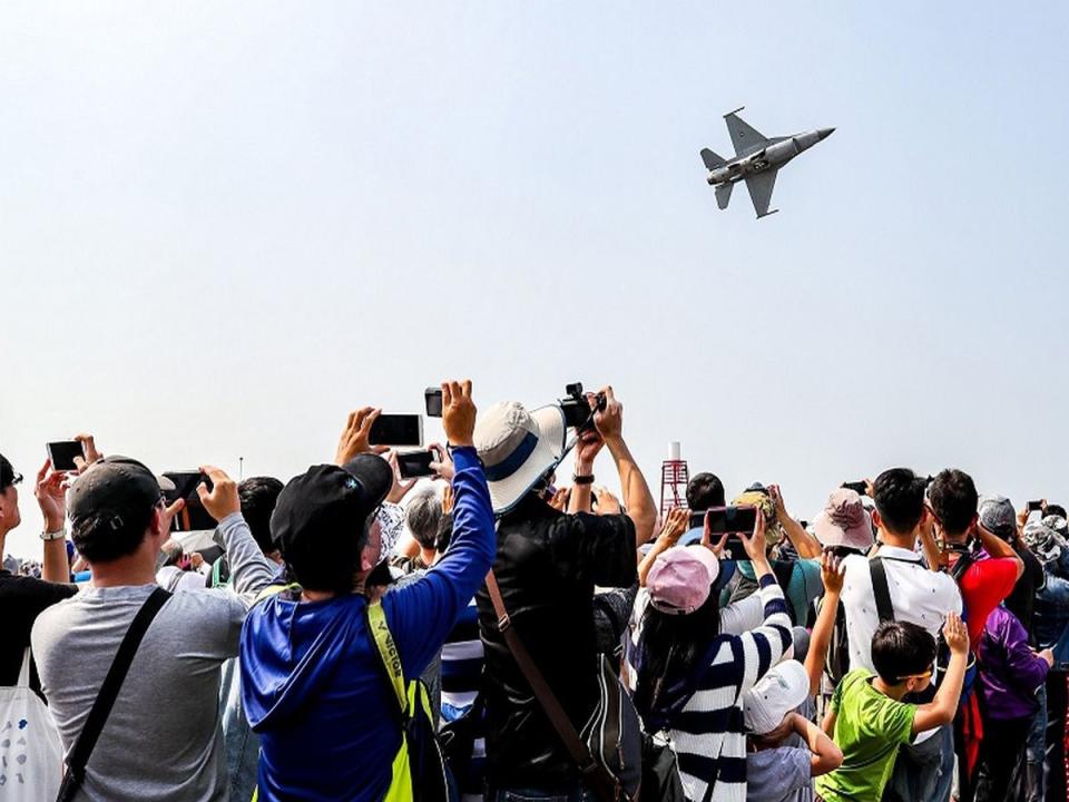 中市清泉崗航空嘉年華8/12登場，空軍戰機精銳盡出，軍事迷別錯過。（圖：中市府提供）