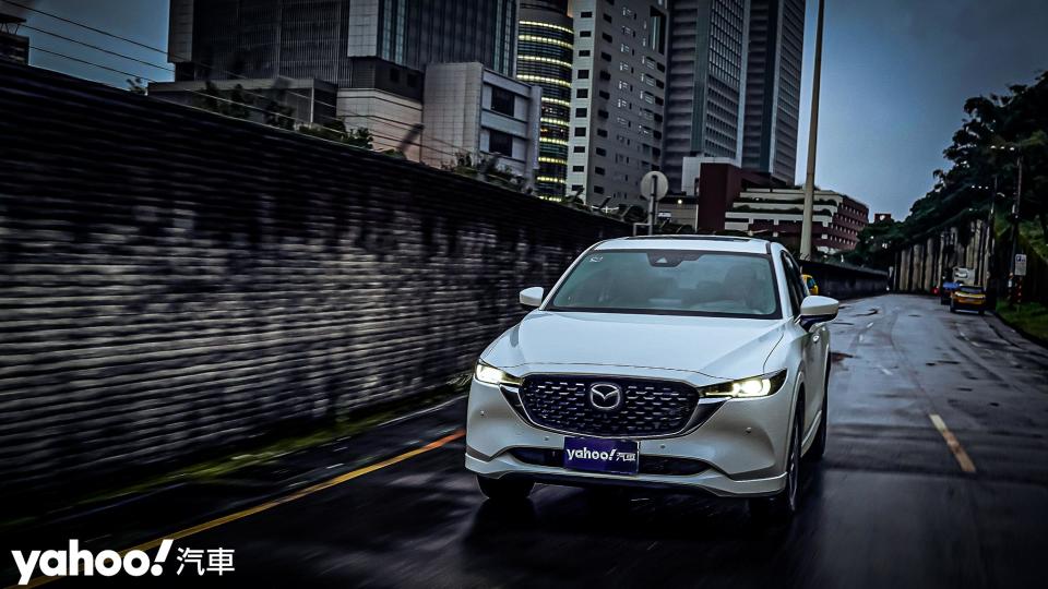 2022 Mazda CX-5 25T AWD Signature雨都試駕！除了新引擎，更該期待的是？