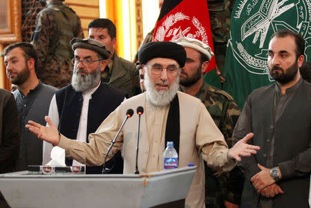 Afghan warlord Gulbuddin Hekmatyar speaks to supporters in Jalalabad province, Afghanistan April 30, 2017. Picture taken April 30, 2017. REUTERS/Parwiz