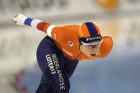 Antoinette de Jong, of the Netherlands, skates during the women's 3000-meter World Cup speedskating race at the Utah Olympic Oval, Friday, Dec. 3, 2021, in Kearns, Utah. (AP Photo/Rick Bowmer)