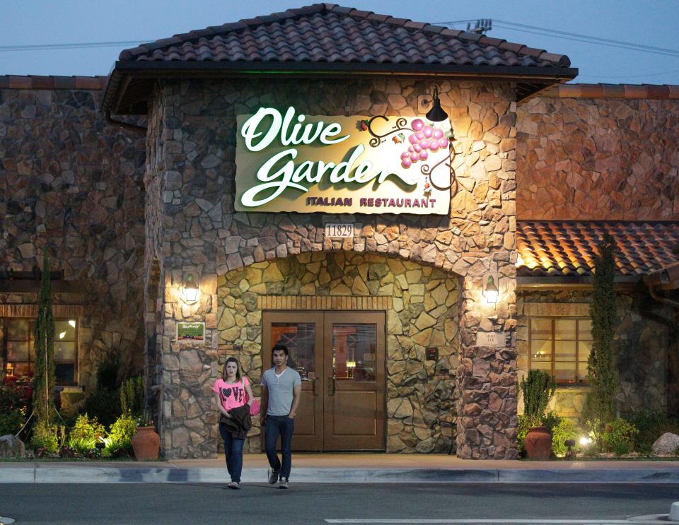 There are two kinds of people in the world: People who love Olive Garden and people who love to make fun of people who love Olive Garden.