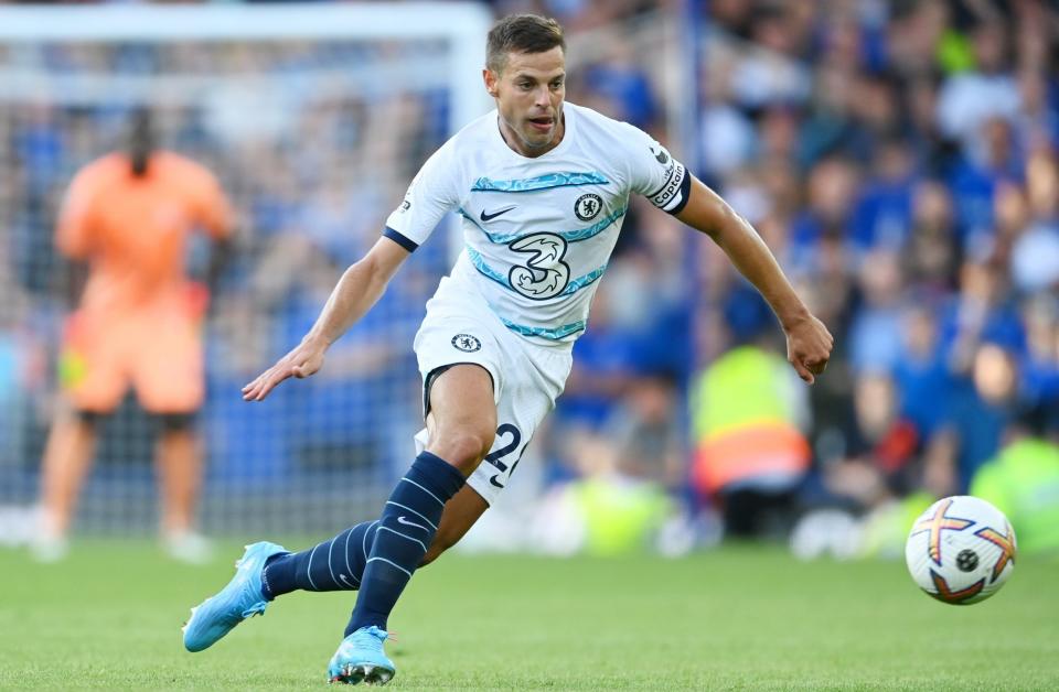 Cesar Azpilicueta of Chelsea runs with the ball during the Premier League match between Everton FC and Chelsea FC at Goodison Park on August 06, 2022 in Liverpool, England - Darren Walsh/Chelsea FC via Getty Images