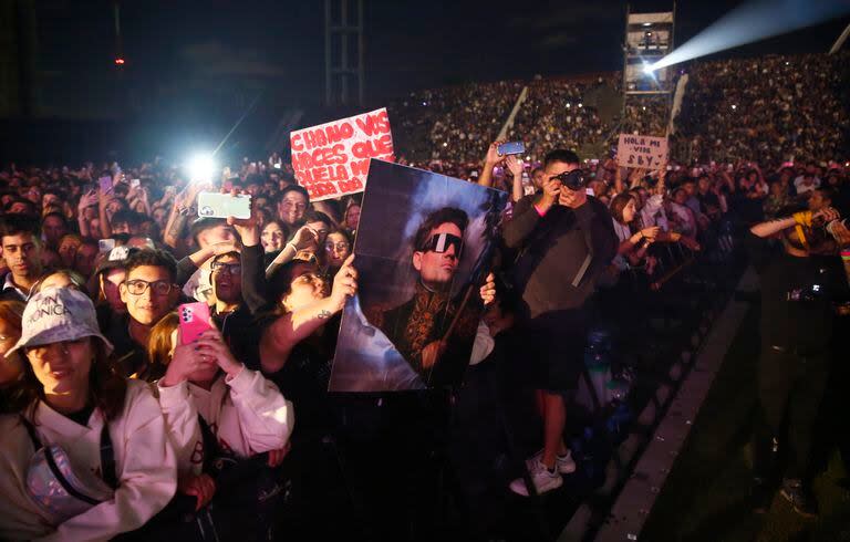 Los fanáticos celebran la última gira de Tan Biónica