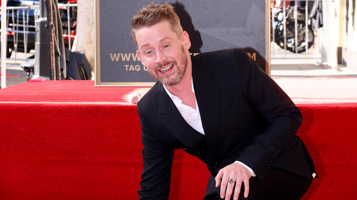  Macaulay Culkin at the star ceremony where he is honored with a star on the Hollywood Walk of Fame on December 1, 2023 in Los Angeles, California. 