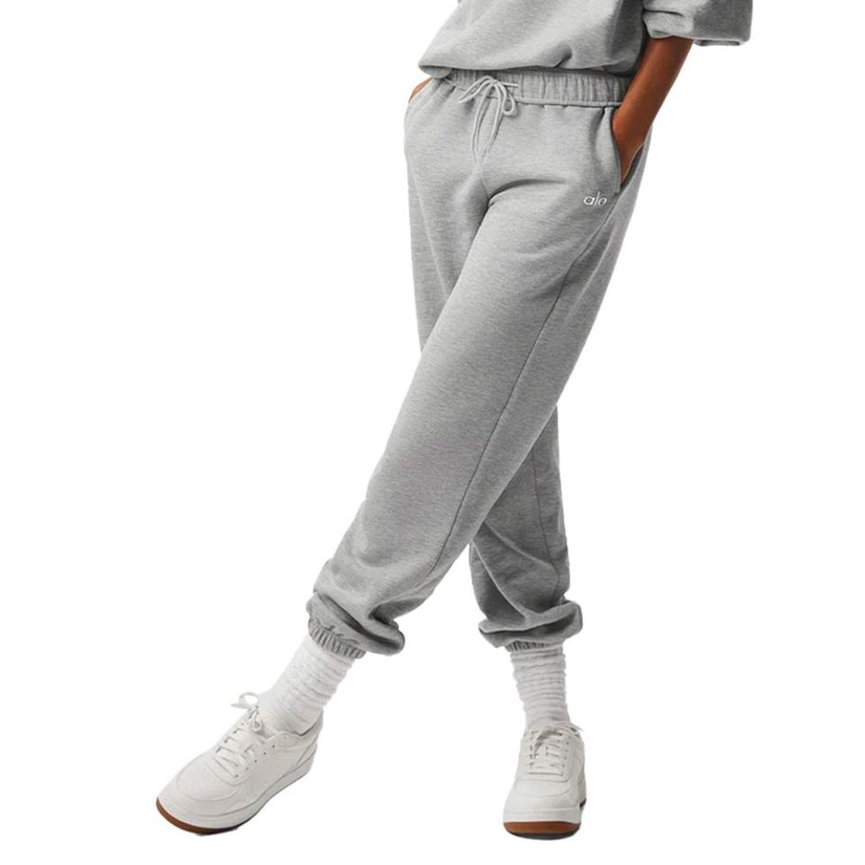 <p><a href="https://go.redirectingat.com?id=74968X1596630&url=https%3A%2F%2Fwww.aloyoga.com%2Fproducts%2Fu5013rg-accolade-sweatpant-athletic-heather-grey&sref=https%3A%2F%2Fwww.bestproducts.com%2Fbeauty%2Fg35342750%2Fvalentines-day-gifts-for-her%2F" rel="nofollow noopener" target="_blank" data-ylk="slk:Shop Now;elm:context_link;itc:0;sec:content-canvas" class="link ">Shop Now</a></p><p>Accolade Sweatpant </p><p>aloyoga.com</p><p>$118.00</p>