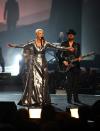 Annie Lennox y Dave Stewart de Eurythmics durante su presentación en el concierto “The Night that Changed America: A Grammy Salute to the Beatles” el lunes 27 de enero de 2014. (Foto Zach Cordner/Invision/AP)