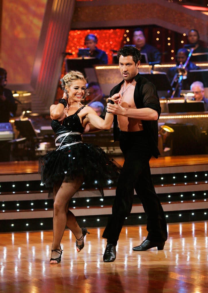 Denise Richards and Maksim Chmerkovskiy perform the Samba to "Take a Picture" by Filter on "Dancing with the Stars."