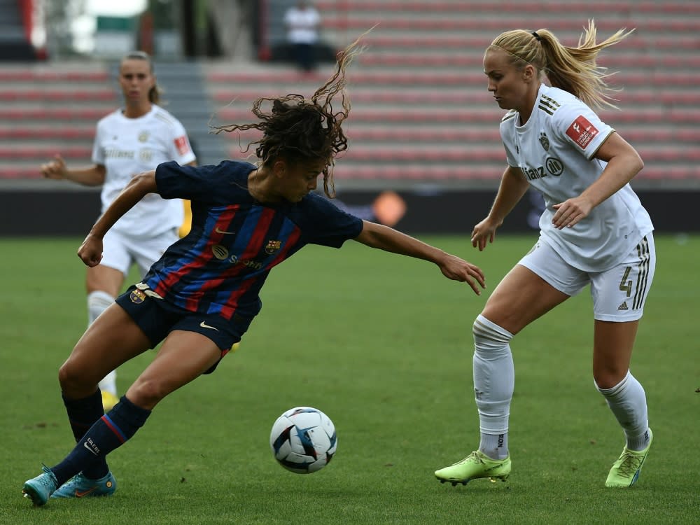 Ariana Arias (l.) wechselt nach Wolfsburg (VALENTINE CHAPUIS)