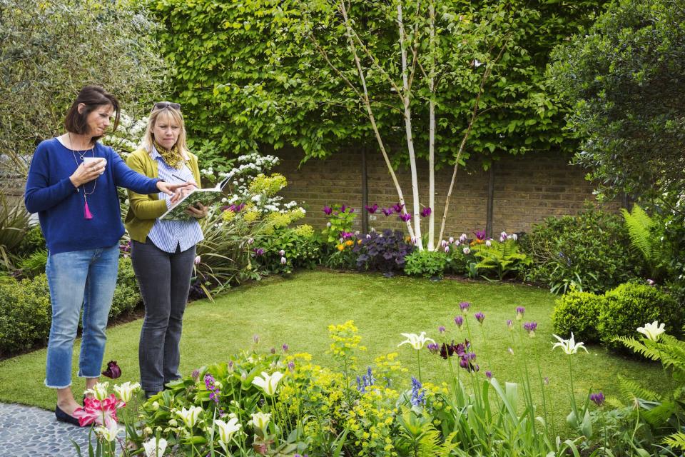 <p><strong>Looking for some cheap garden ideas? It's easier than you think to give your <a href="https://www.housebeautiful.com/uk/garden/designs/a495/garden-design-ideas/" rel="nofollow noopener" target="_blank" data-ylk="slk:garden;elm:context_link;itc:0;sec:content-canvas" class="link ">garden</a> a budget-friendly makeover. We've listed some quick fixes to help you save cash whilst making your outdoor space look fantastic, which in turn will enable you to spend more time enjoying your outdoor sanctuary.</strong><strong><br></strong></p><p>Whether it's painting an old shelf, getting clever with how and what you plant, or repurposing old items, take a look at how you can save money without scrimping on style. <br></p><p>So, are you ready to give your garden a new lease of life? Try these easy garden ideas on a budget, perfect for patio areas or gardens of any size...<br></p>