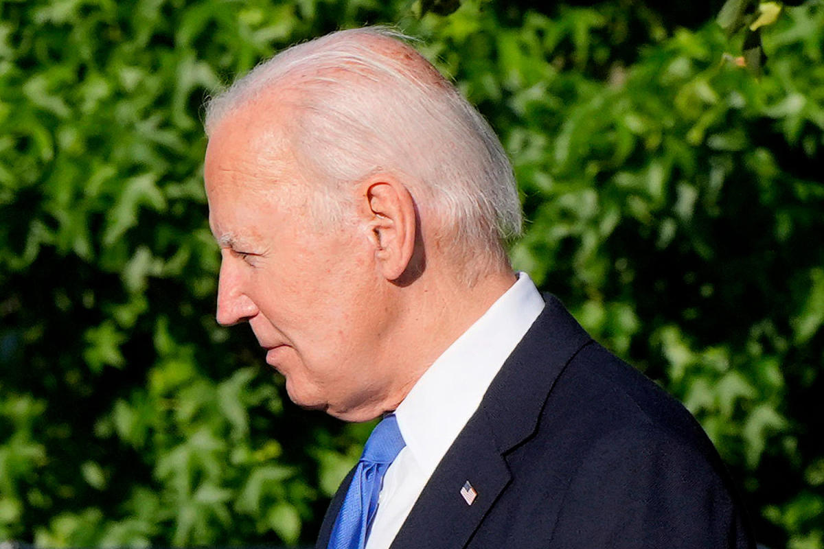 Biden expected to hold talks with Democratic governors as concerns rise after debate