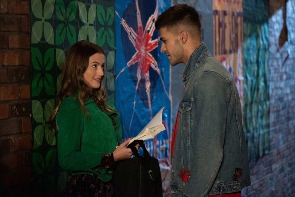 lily drinkwell and romeo quinn give into temptation in hollyoaks