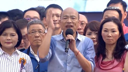 國民黨總統候選人韓國瑜的選情依舊疲軟不振，他日前竟出奇招，要韓粉們對民調電話說謊，「唯一支持蔡英文」。（圖／資料照）