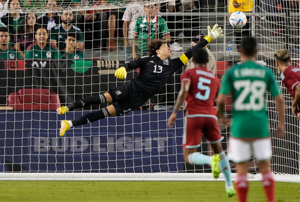 奧祖亞（Guillermo Ochoa）