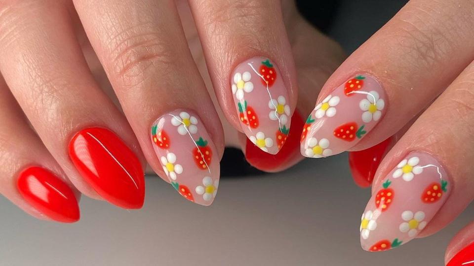 Strawberry nails 