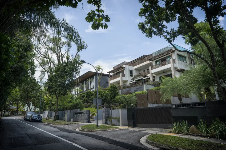 Singapore’s surging rents shock expats and encourage scammers. (PHOTO: Bryan van der Beek/Bloomberg
