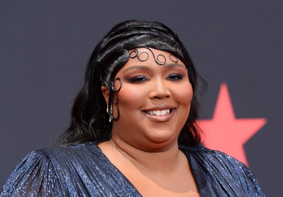 Lizzo Has Fans Worried After Writing Cryptic Essay Amid 'I Quit' Statement