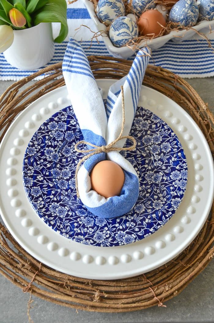 blue and white diy easter table decorations