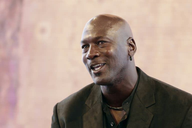 A Beijing court has dismissed a trademark case brought by US basketball superstar Michael Jordan against a company using a similar name and logo to his Nike-produced brand, a report says