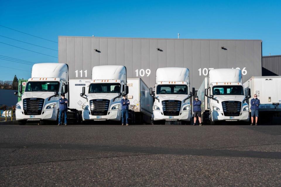 The first four Freightliner eCascadias that entered inbound logistics operations for Daimler Truck North America in November. (Photo: Daimler Truck North America)