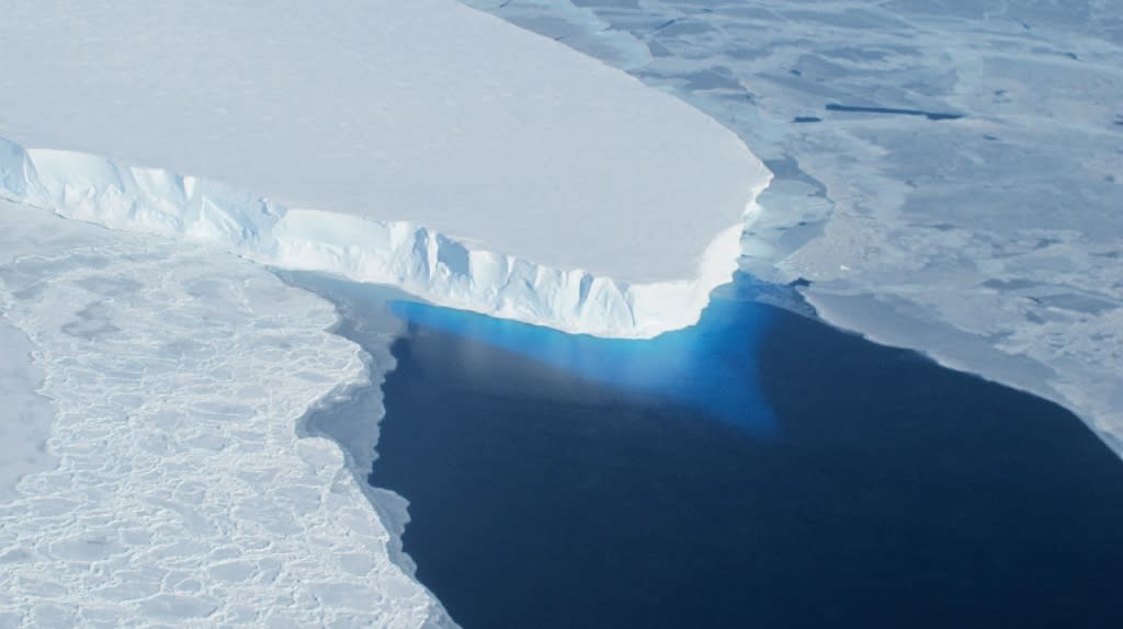 This NASA picture shows part of the Thwaites glacier, in Antarctica, which is the size of Britain (AFP Photo/HANDOUT)