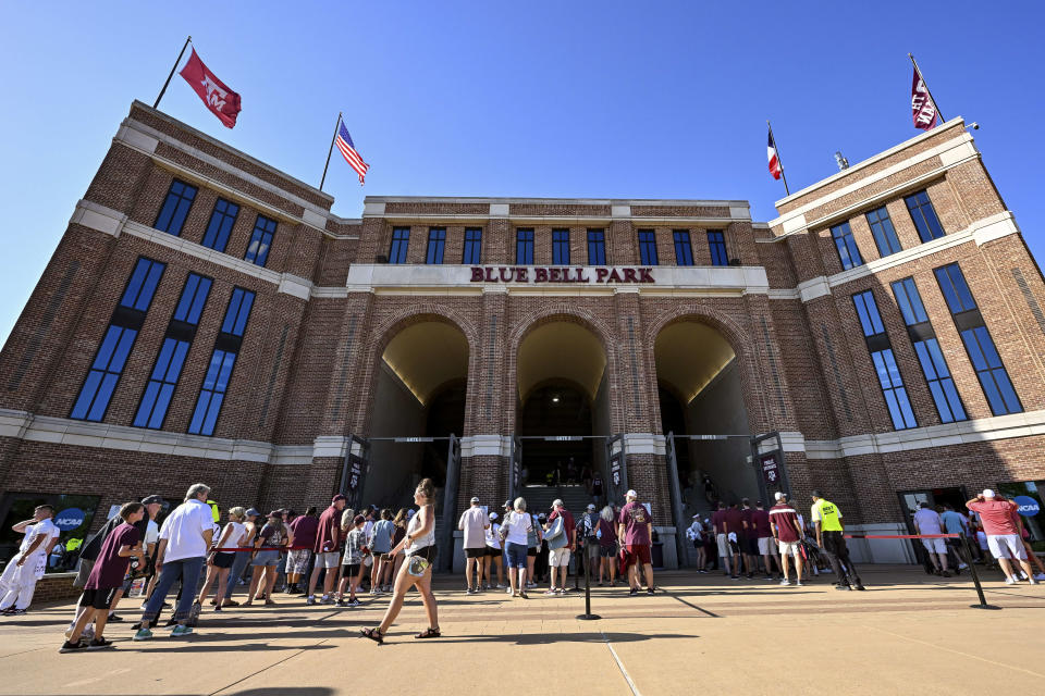 Jun 10, 2022; College Station, TX; Fans entering Blue Bell Park prior to the game one of the Super Regional Series between the Texas A&M and the Louisville. Maria Lysaker-USA TODAY Sports