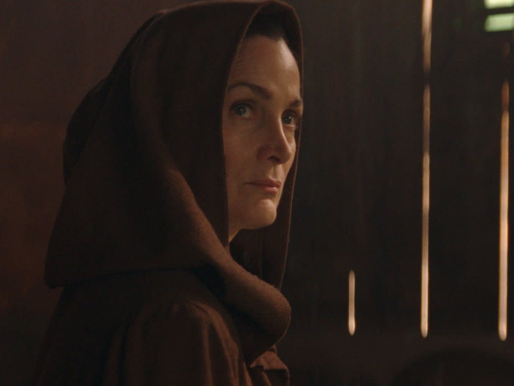 "Matrix"-Star Carrie-Anne Moss spielt in "The Acolyte" die Figur Indara. (Bild: Disney+/Lucasfilm)