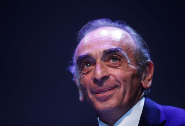 Éric Zemmour, ici photographié lors d'un meeting à Béziers mi-octobre, a provoqué la colère des familles de victimes et des survivants des attentats du 13 novembre 2015 en se servant des commémorations comme d'une tribune politique. (Photo: Eric Gaillard / Reuters)