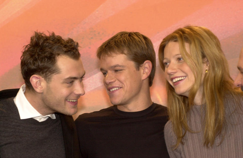 Jude Law, Matt Damon y Gwyneth Paltrow formaron el trío protagonista perfecto en 'El talento de Mr. Ripley'. (Foto de Ronald Siemoneit/Sygma/Sygma via Getty Images)