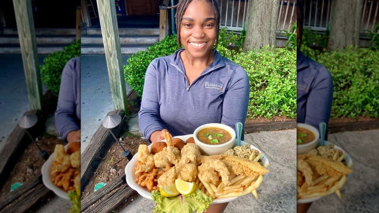 Parrain's server seafood platter