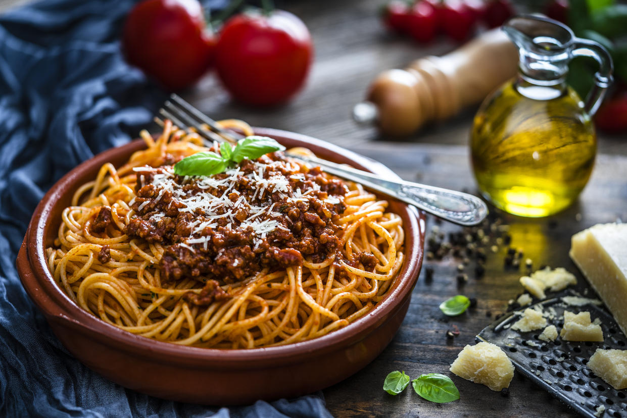 Es muss nicht immer mit Fleisch sein: Ein kreatives Rezept auf TikTok beweist, dass Bolognese auch mit Blumenkohl, Walnüssen und Pilzen lecker und authentisch sein kann. (Symbolbild: Getty Images)