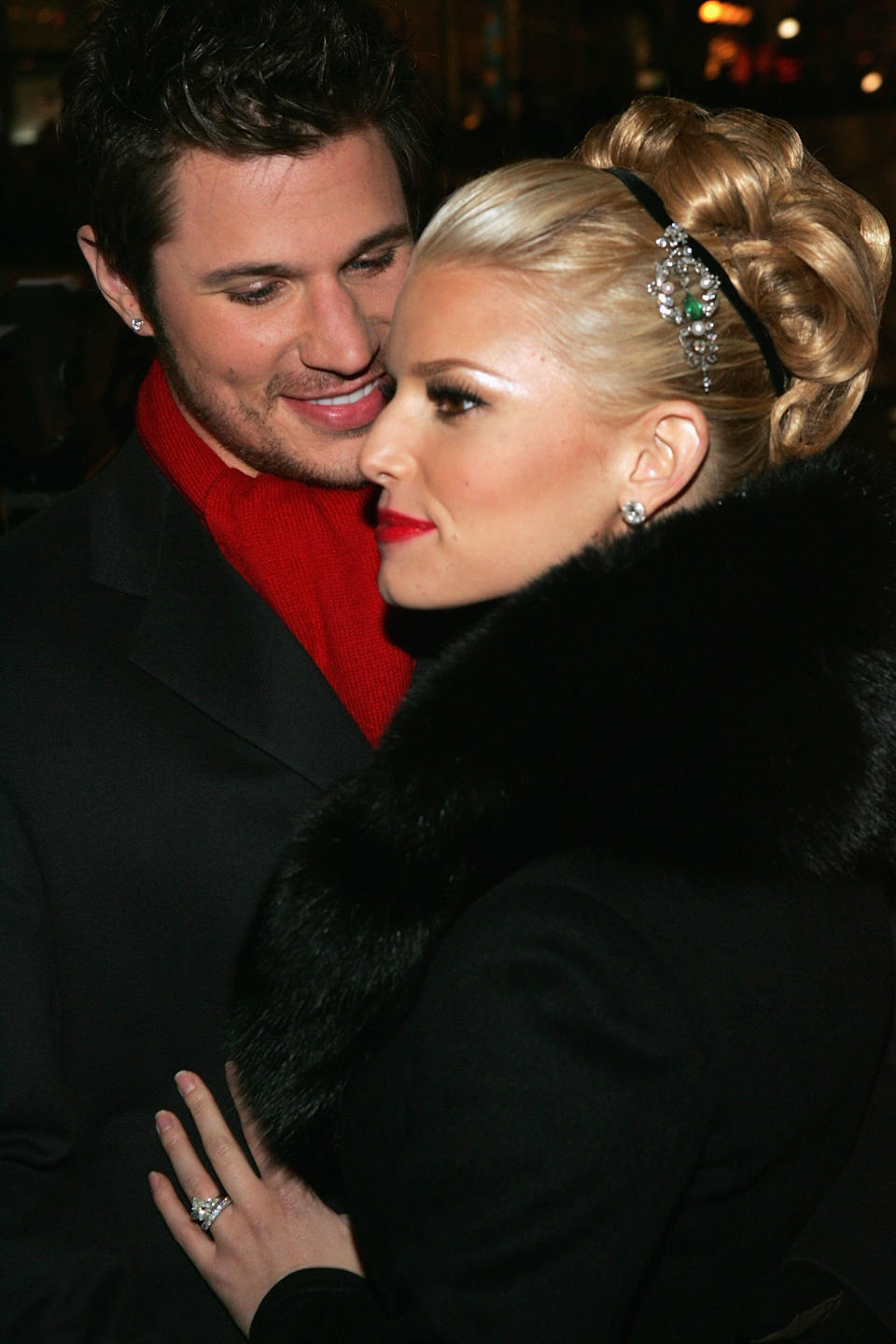 NEW YORK - NOVEMBER 30:  Singers Nick Lachey and Jessica Simpson attend the Rockefeller Center Christmas tree lighting ceremony November 30, 2004 in New York City.  (Photo by Paul Hawthorne/Getty Images)