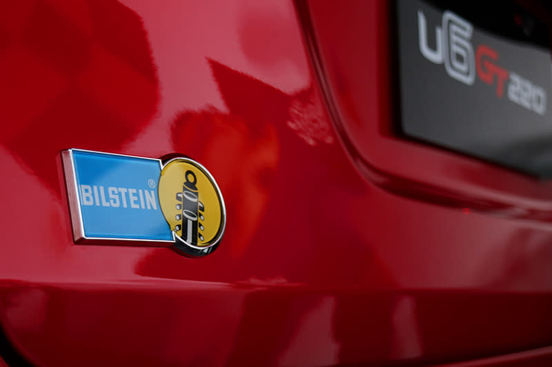 車尾這片Bilstein銘牌是U6 GT220底盤的精髓所在。