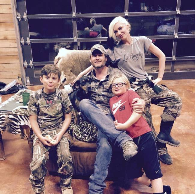 blake-shelton-gwen-stefani-sons