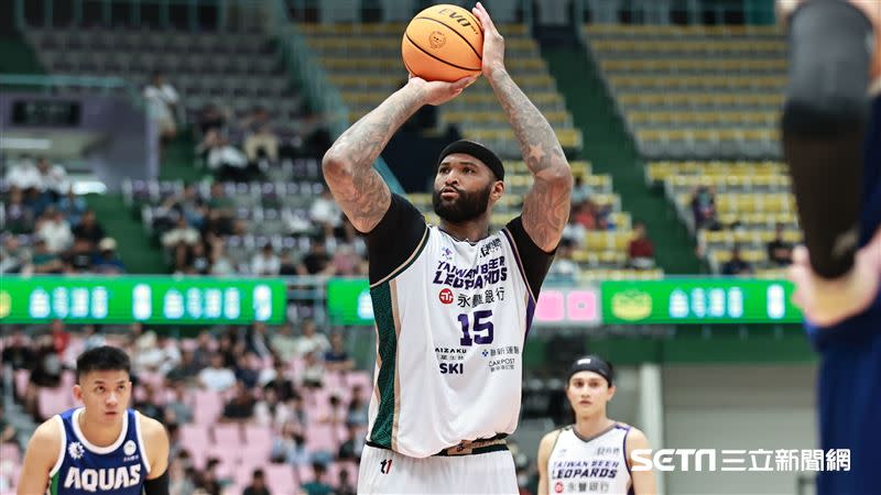 卡森斯（DeMarcus Cousins）執行罰球。（圖／記者劉彥池攝影）