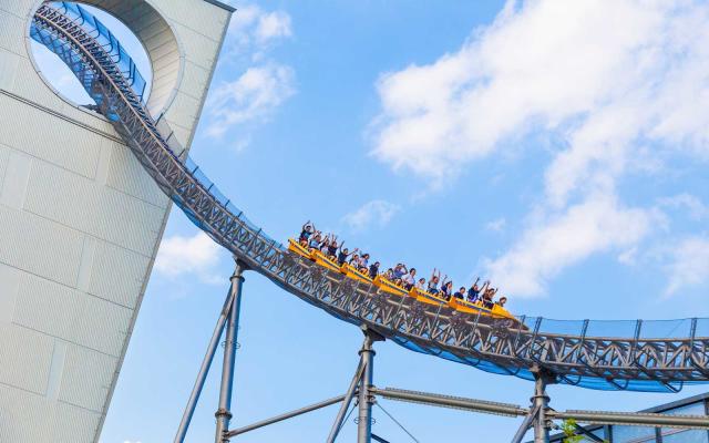 Hotel with outdoor roller coaster