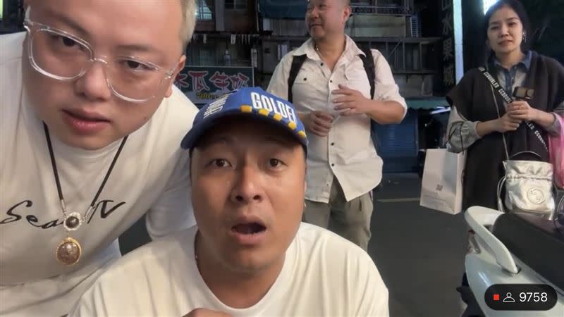 中國網紅Sean開租來的車來台北南機場夜市拍片，突然緊急開直播表示「車子丟了」。（圖／翻攝自Sean的世界 TVYouTube）