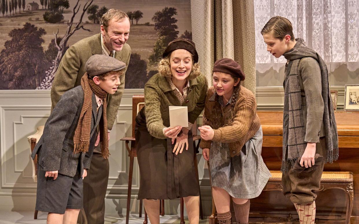 Mark Waschke, Bertie Caplan, Caitlin FitzGerald, Chloe Raphael and Billy Byers in the Donmar's Watch on the Rhine - Manuel Harlan