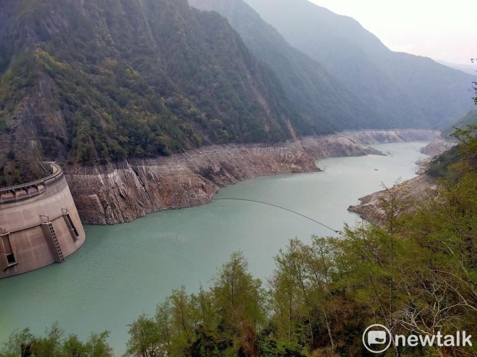 德基水庫蓄水率終於突破20％，達到發電最低水位。   圖：唐復年/攝 (資料照)