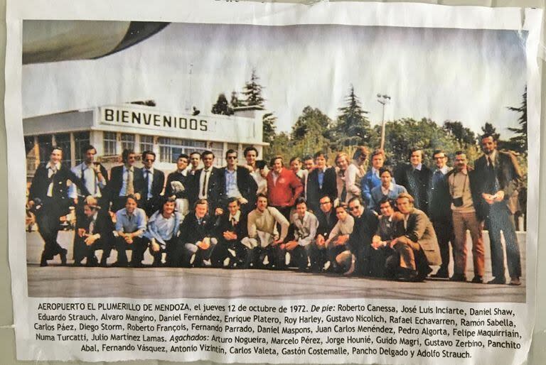 La foto que los actores de La sociedad de la nieve tenían pegado en su camarín