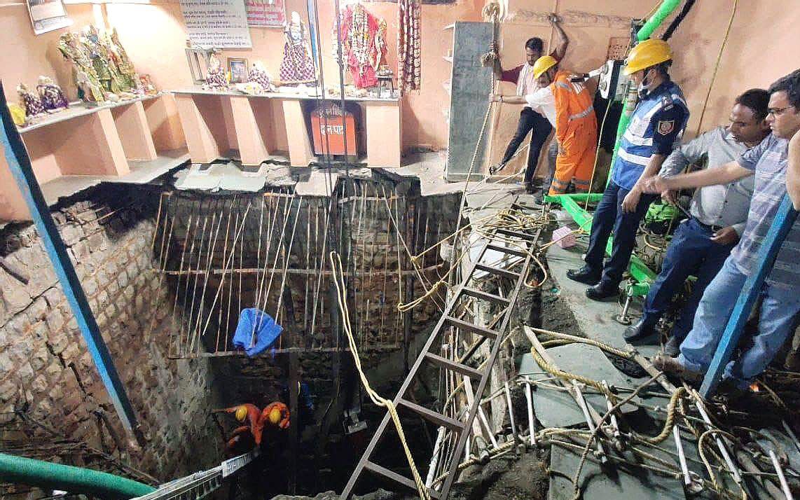 temple floor collapse - Xinhua/Shutterstock