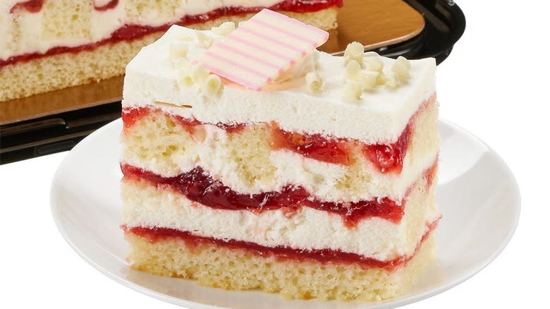 Strawberry cake slice