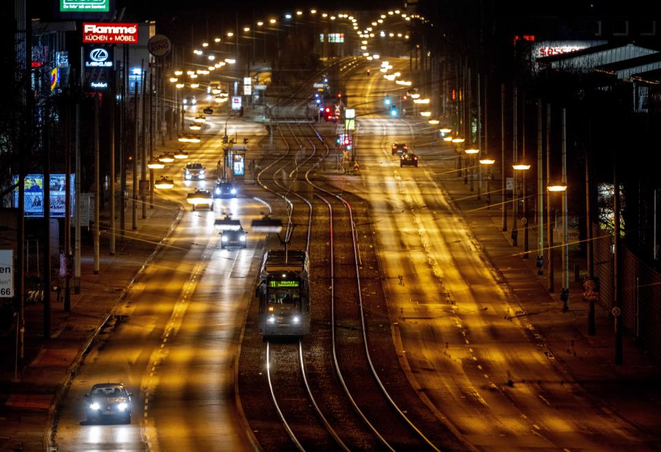 A tram drives to the city of Frankfurt, Germany, early Sunday, Dec. 26, 2021. (Photo/Michael Probst)