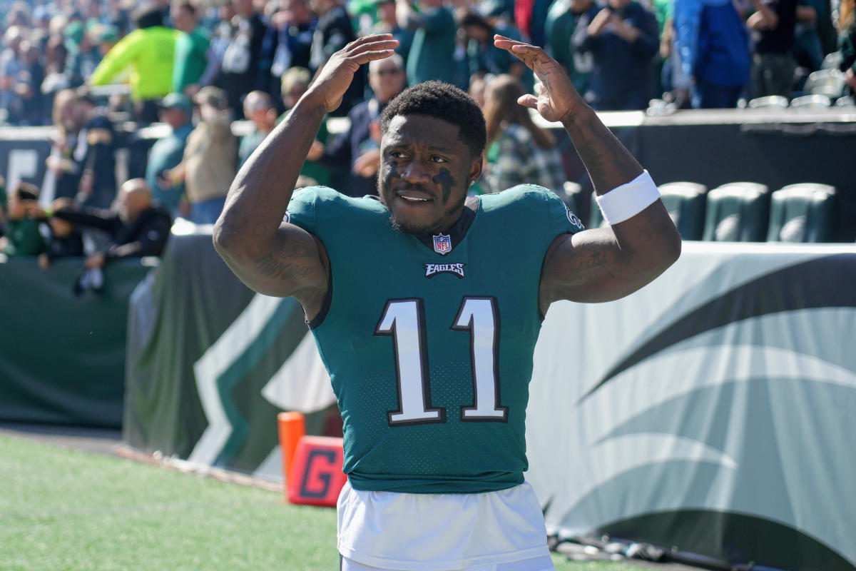 PHILADELPHIA, PA - OCTOBER 30: Philadelphia Eagles wide receiver A.J. Brown  (11) after the game between the Pittsburgh Steelers and Philadelphia Eagles  on Sunday, October 30, 2022 at Lincoln Financial Field in