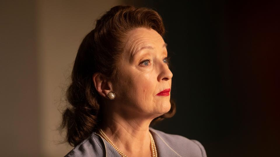 Robina Chase (LESLEY MANVILLE)