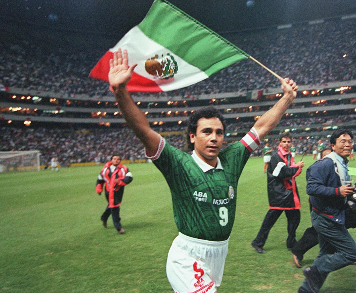 Hugo Sánchez estuvo presente con la Selección Mexicana en tres Mundiales 1978, 1982 y 1986 (Foto de: JORGE SILVA / AFP) (Foto de: JORGE SILVA/AFP via Getty Images)
