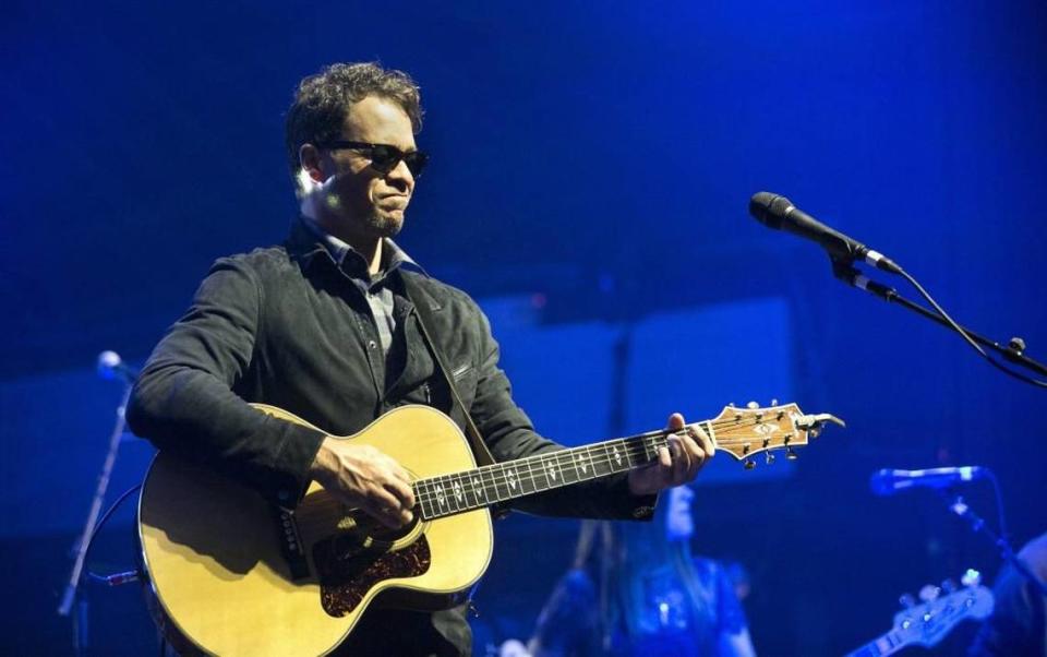 Singer-songwriter Amos Lee will play Oct. 6 at Liberty Hall.