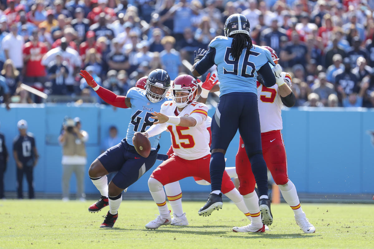 Chiefs vs Bucs: Mahomes 'Houdini' TD pass to Edwards-Helaire